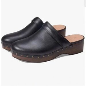 Madewell Cecily Black Oiled Leather
Clog Studded Heel